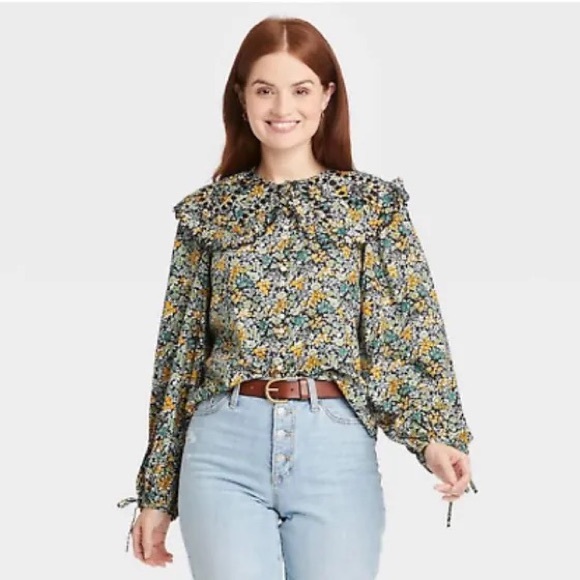 Universal Thread Floral Button Up - Picture 2 of 3
